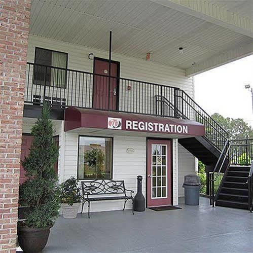 Western Inn & Suites Douglas Exterior photo